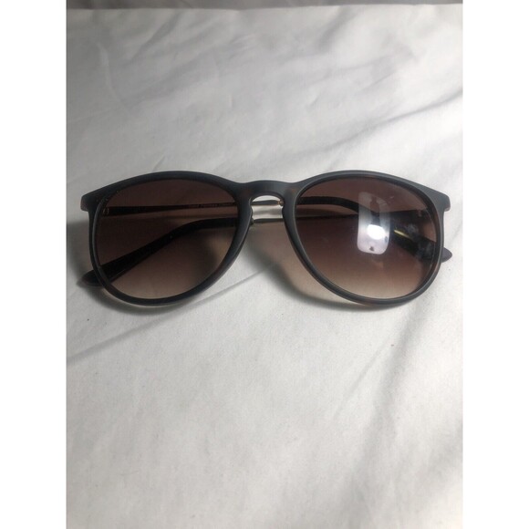 Sunglasses Women’s Tortoise Shell Print Plastic Round Sunglasses 090-01-1687 - Picture 6 of 6